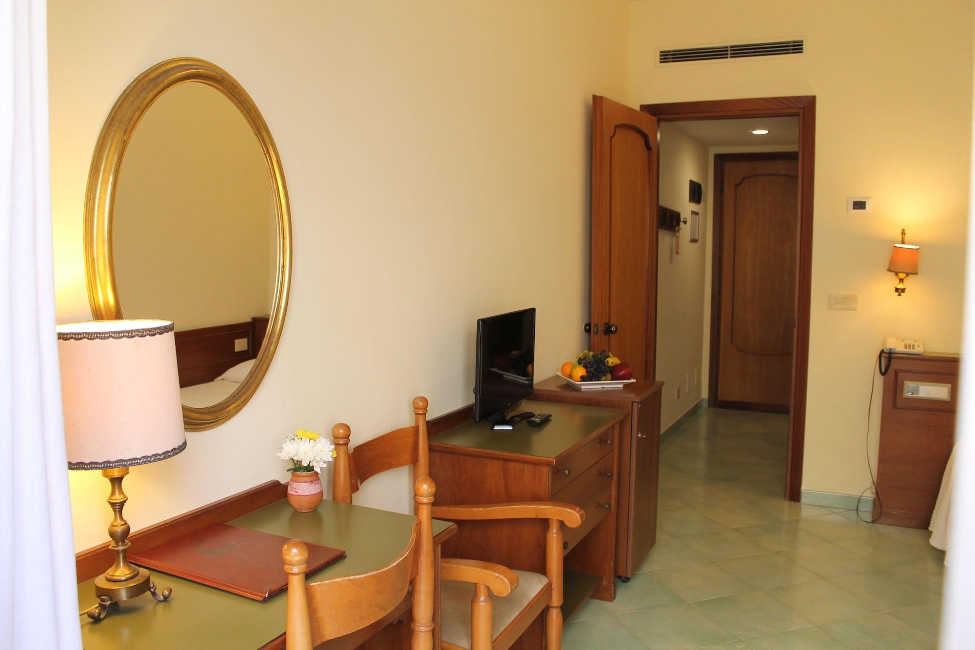 איסקיה Hotel Terme Alexander מראה חיצוני תמונה