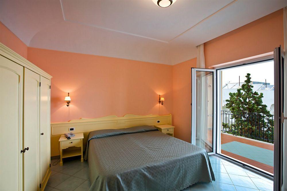 איסקיה Hotel Terme Alexander מראה חיצוני תמונה