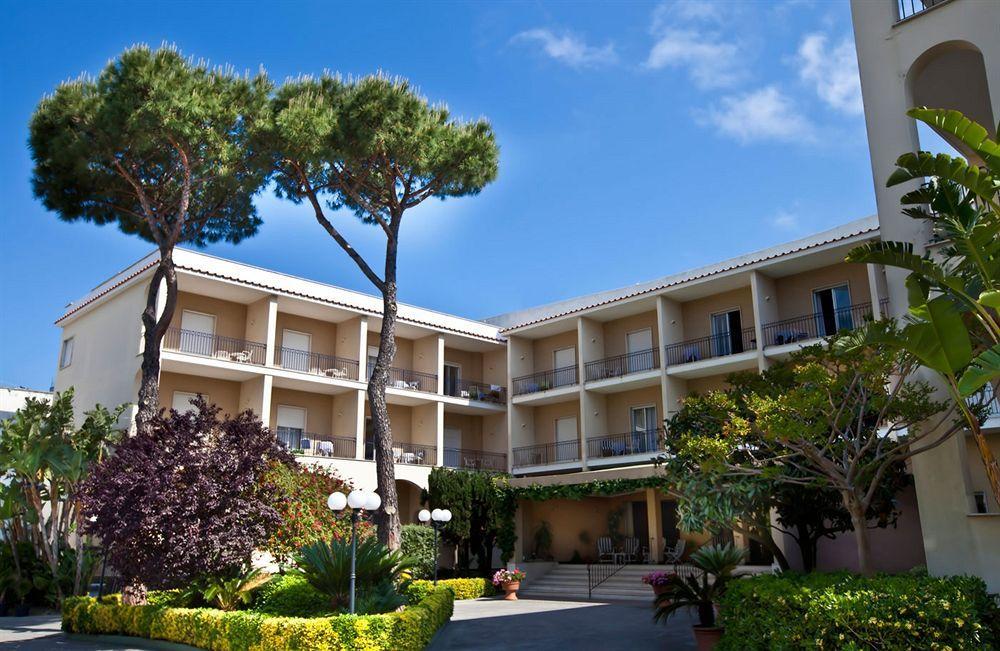 איסקיה Hotel Terme Alexander מראה חיצוני תמונה
