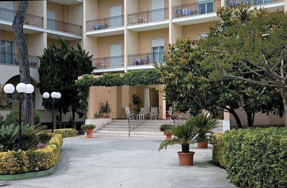 איסקיה Hotel Terme Alexander מראה חיצוני תמונה