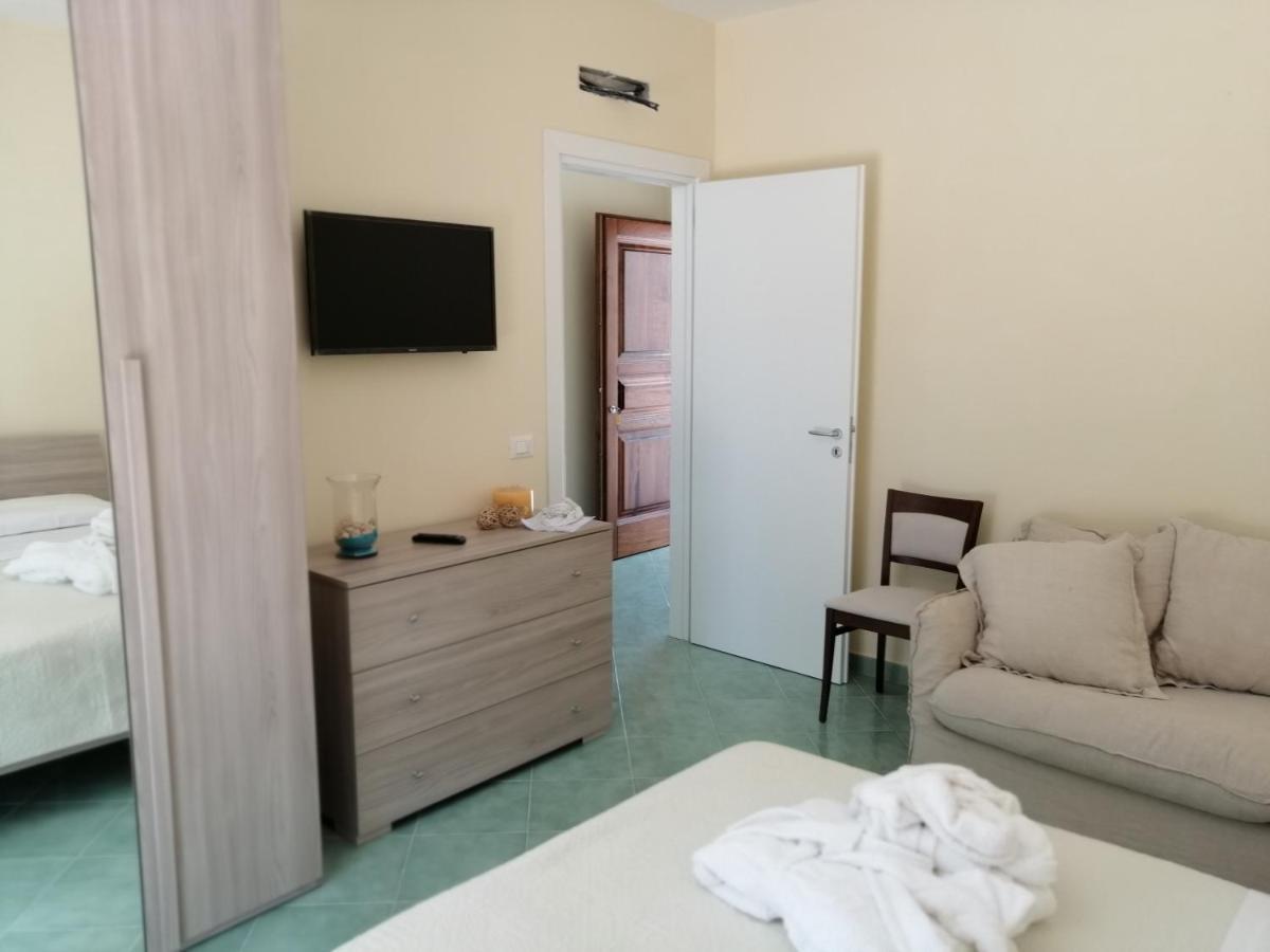איסקיה Hotel Terme Alexander מראה חיצוני תמונה