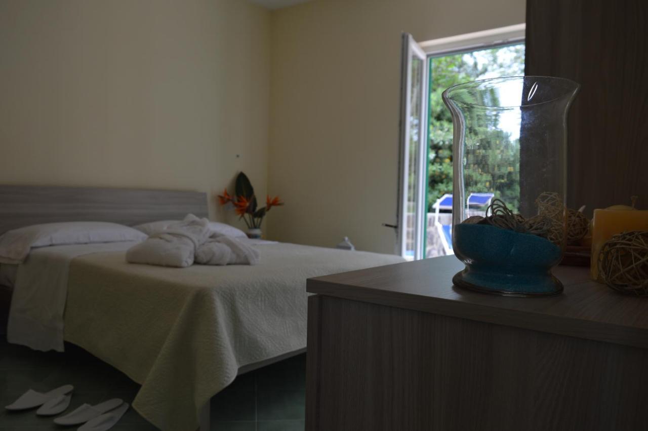 איסקיה Hotel Terme Alexander מראה חיצוני תמונה